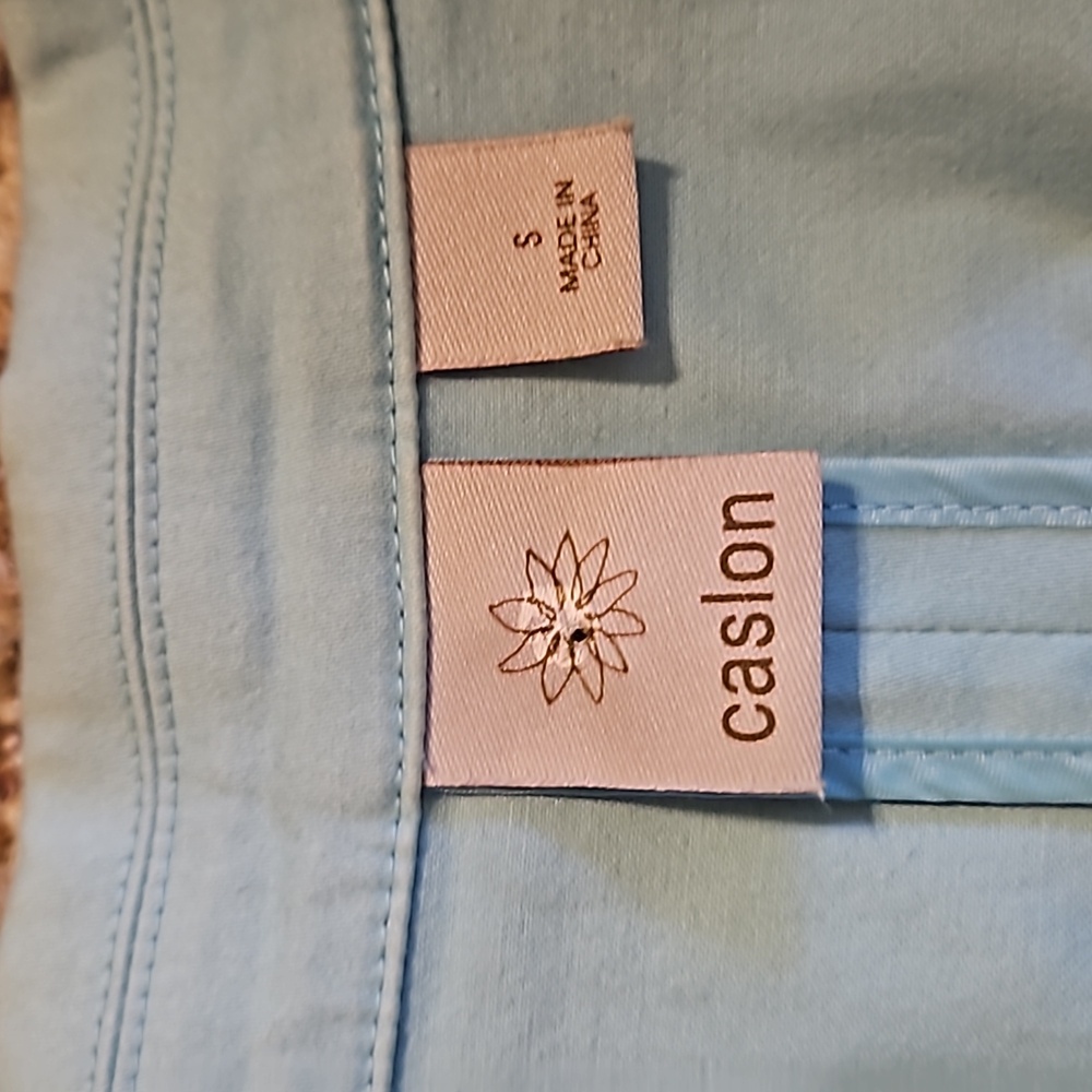 EUC Light blue 3/4 sleeve blazer - Picture 2 of 6